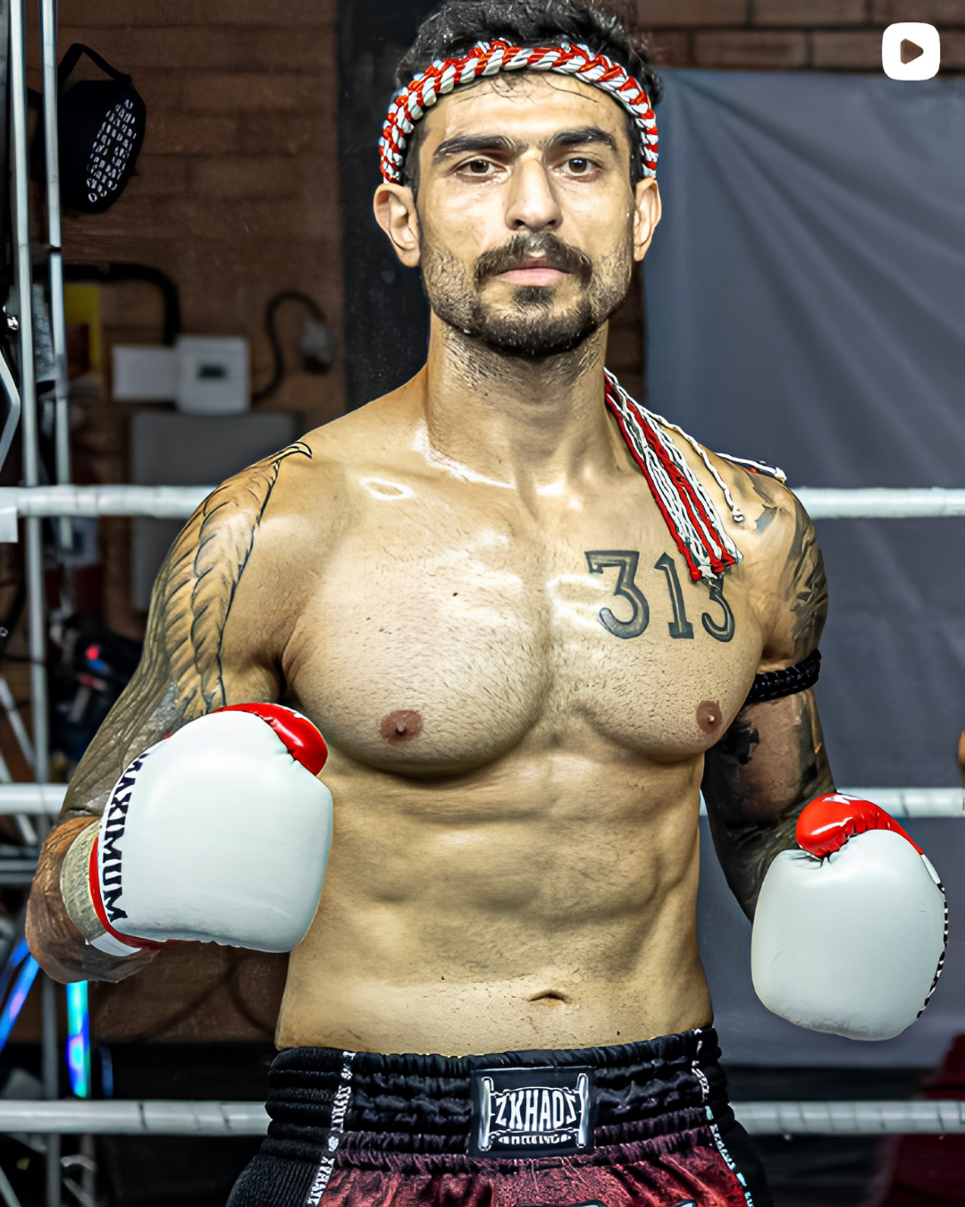 Professor Kassem Mozanar aplicando técnicas de Muay Thai na Hex Force